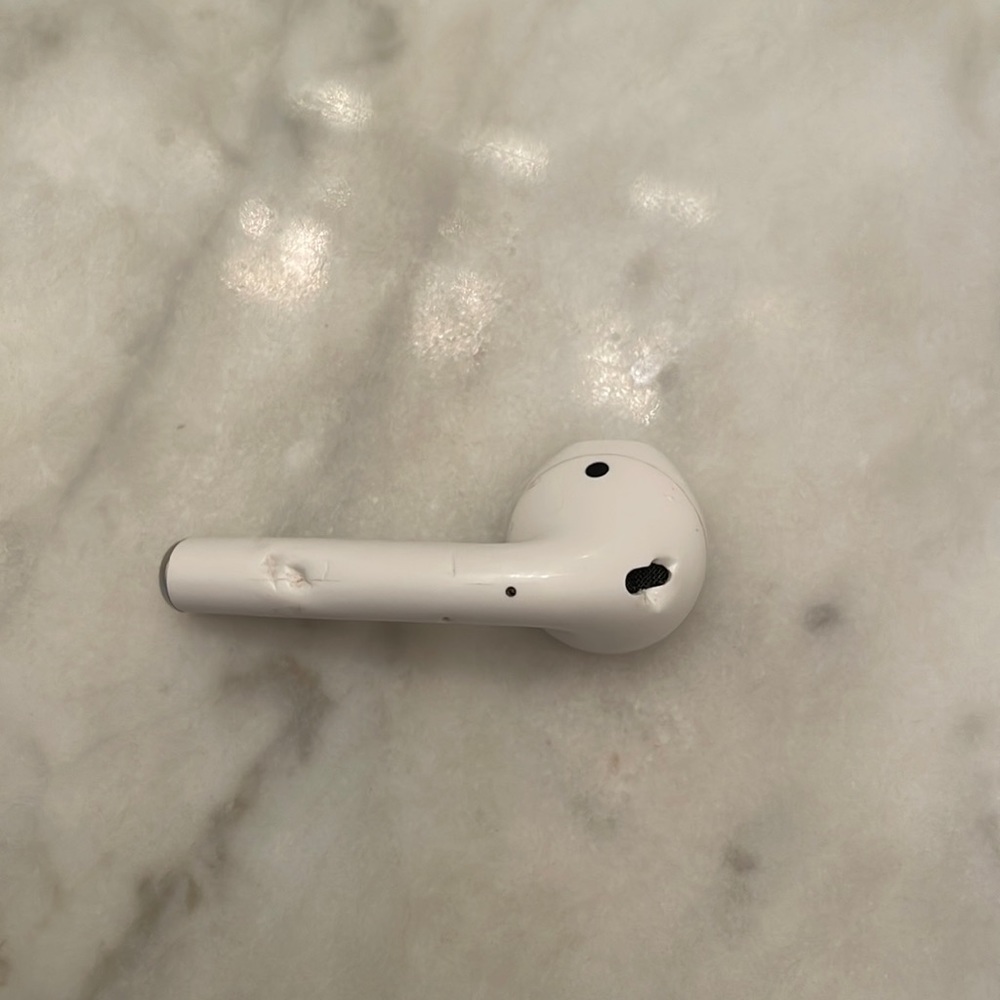 ULTRA RARE LIMITED EDITION LEFT AIRPOD *apple abstract collection*